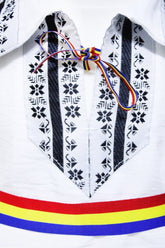 Costum popular pentru baieti, alb-negru cu motive traditionale, 5 piese, camasa, brau, vesta, pantaloni, botosi, REC25